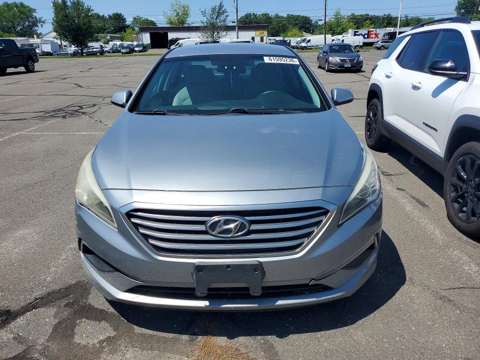 2015 Hyundai Sonata მანქანა იყიდება აუქციონზე, vin: 5NPE24AF5FH235189, აუქციონის ნომერი: 61595236