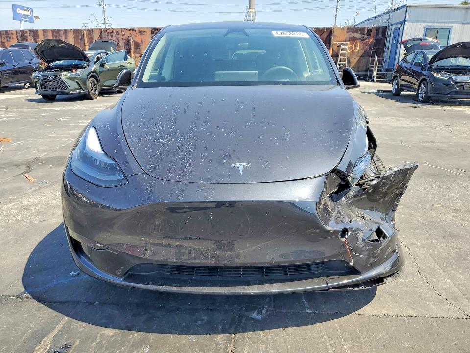 62656826 :رقم المزاد ، 7SAYGDED3SF266881 vin ، 2025 Tesla Model Y مزاد بيع
