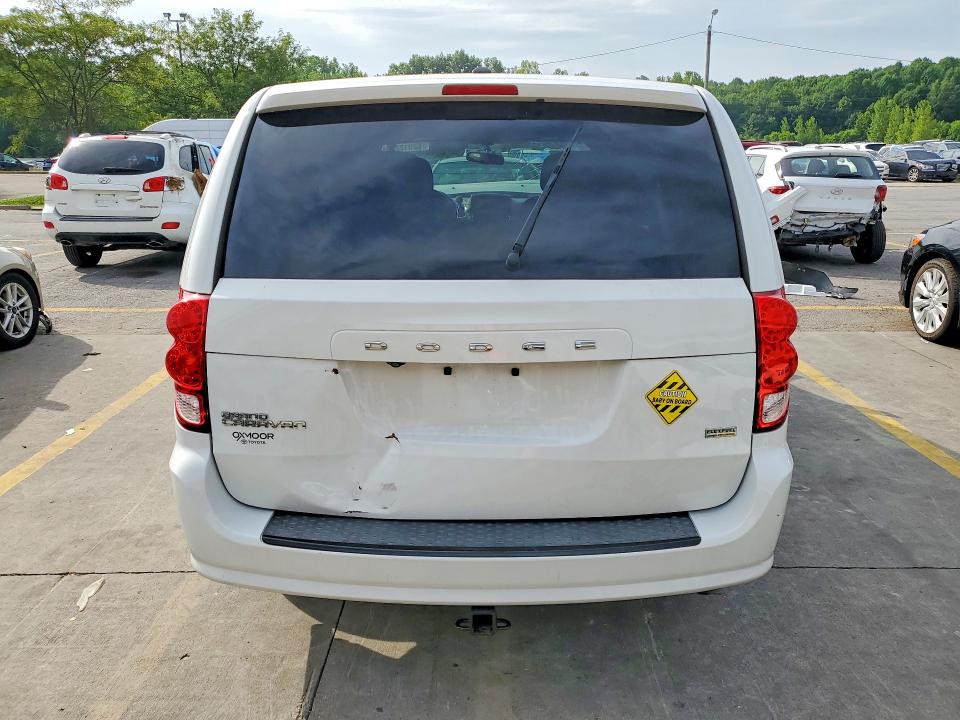 Auction sale of the 2018 Dodge Grand Caravan, vin: 2C4RDGBG2JR201601, lot number: 62012216