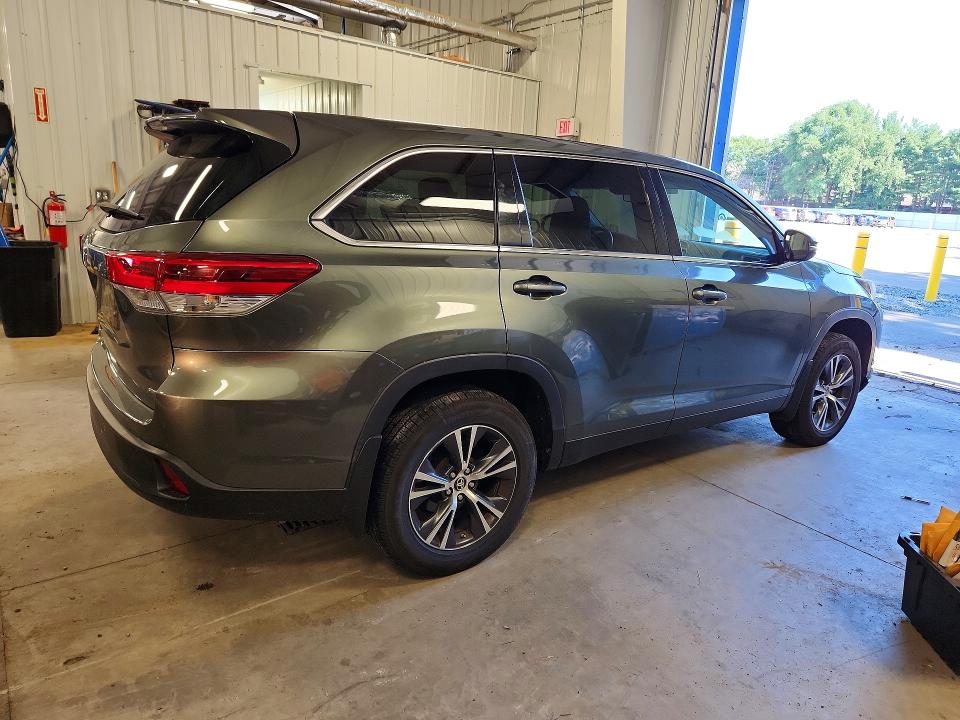 2019 Toyota Highlander მანქანა იყიდება აუქციონზე, vin: 5TDBZRFH6KS991849, აუქციონის ნომერი: 60254886