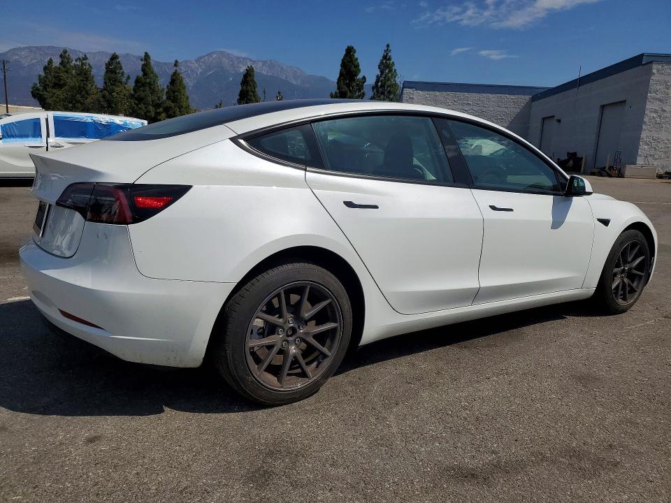 Продажа на аукционе авто 2023 Tesla Model 3, vin: 5YJ3E1EA1PF624536, номер лота: 61960966