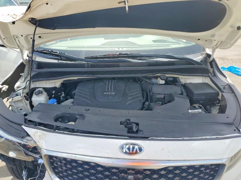 60417616 :رقم المزاد ، KNDME5C15F6038298 vin ، 2015 Kia Sedona مزاد بيع