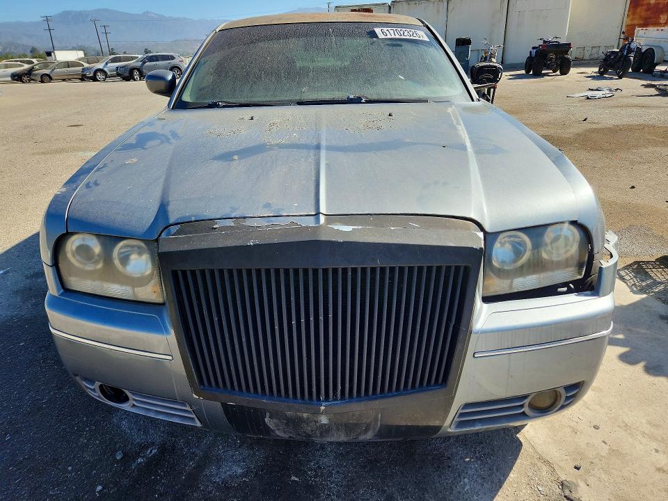 Продажа на аукционе авто 2006 Chrysler 300, vin: 2C3KA53G26H352758, номер лота: 61702326