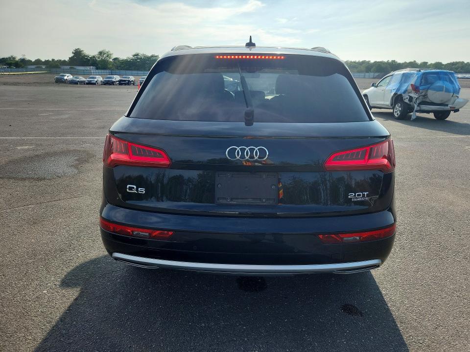 61195276 :رقم المزاد ، WA1BNAFY7J2247710 vin ، 2018 Audi Q5 مزاد بيع