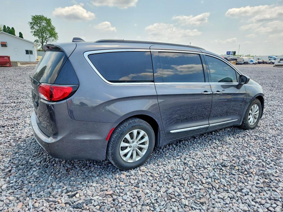 61198416 :رقم المزاد ، 2C4RC1BG6HR771840 vin ، 2017 Chrysler Pacifica مزاد بيع