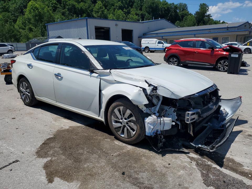 61228676 :رقم المزاد ، 1N4BL4BV9NN406813 vin ، 2022 Nissan Altima مزاد بيع