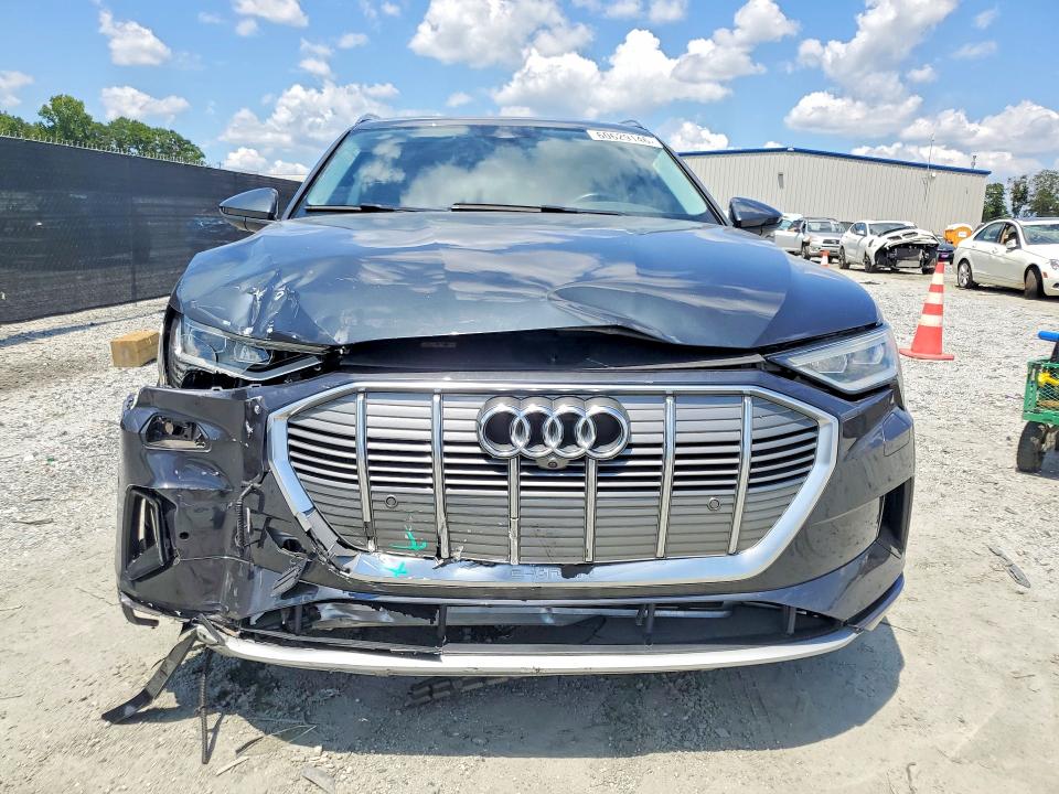 2019 Audi E-tron მანქანა იყიდება აუქციონზე, vin: WA1LAAGE7KB024783, აუქციონის ნომერი: 60629146