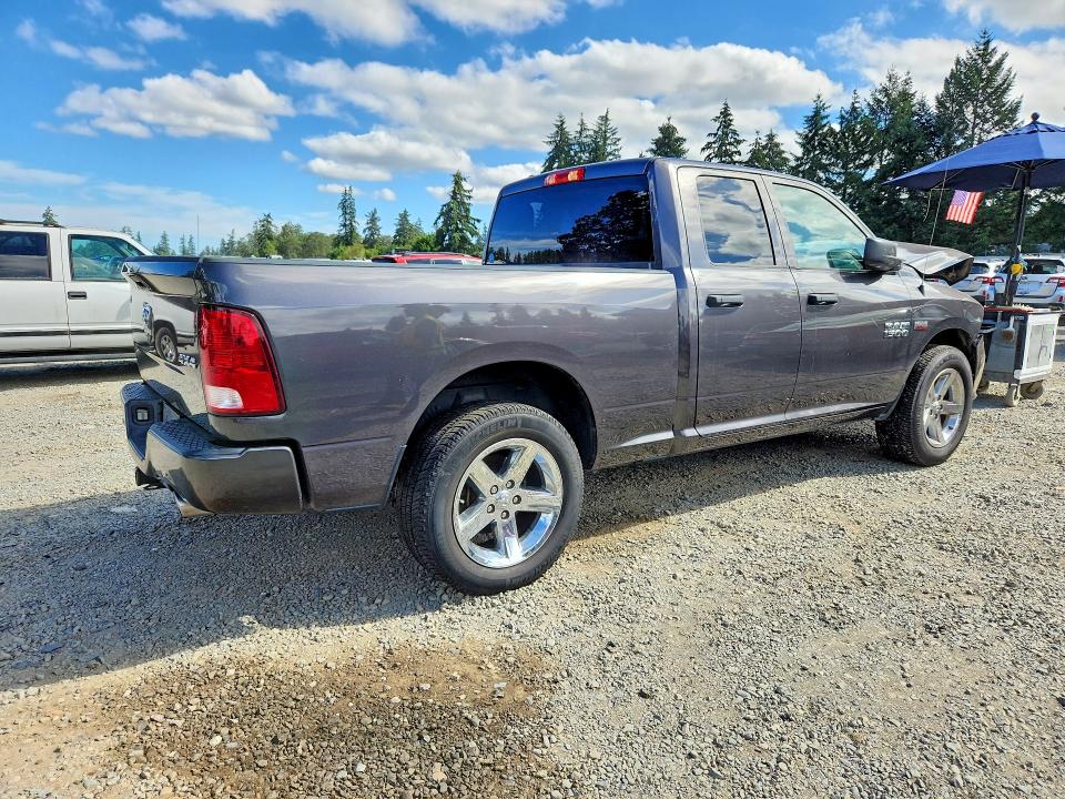 62007596 :رقم المزاد ، 1C6RR7FT1JS190900 vin ، 2018 Ram 1500 مزاد بيع