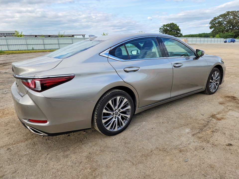 62101726 :رقم المزاد ، 58ABZ1B11KU048696 vin ، 2019 Lexus Es مزاد بيع