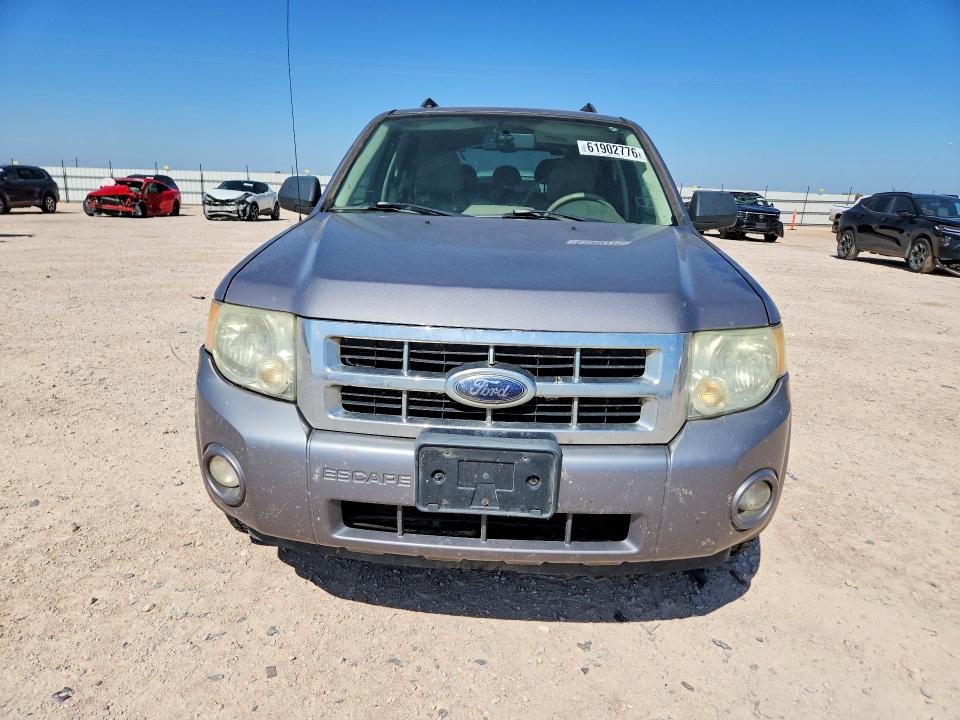 61902776 :رقم المزاد ، 1FMCU03188KC39815 vin ، 2008 Ford Escape مزاد بيع