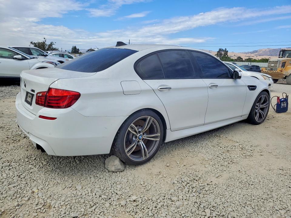 2013 Bmw M5 მანქანა იყიდება აუქციონზე, vin: WBSFV9C5XDC774051, აუქციონის ნომერი: 61963496