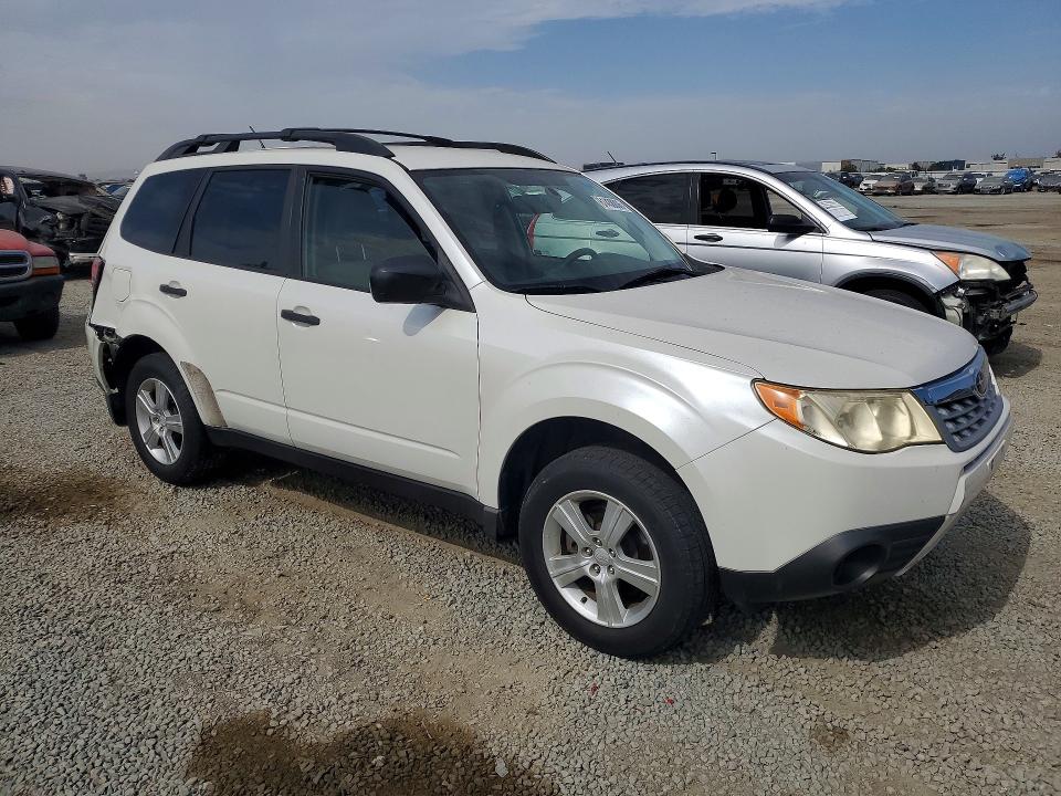 61438806 :رقم المزاد ، JF2SHABC7DG410260 vin ، 2013 Subaru Forester مزاد بيع