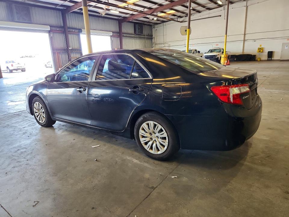 62047756 :رقم المزاد ، 4T1BF1FK2EU831324 vin ، 2014 Toyota Camry مزاد بيع