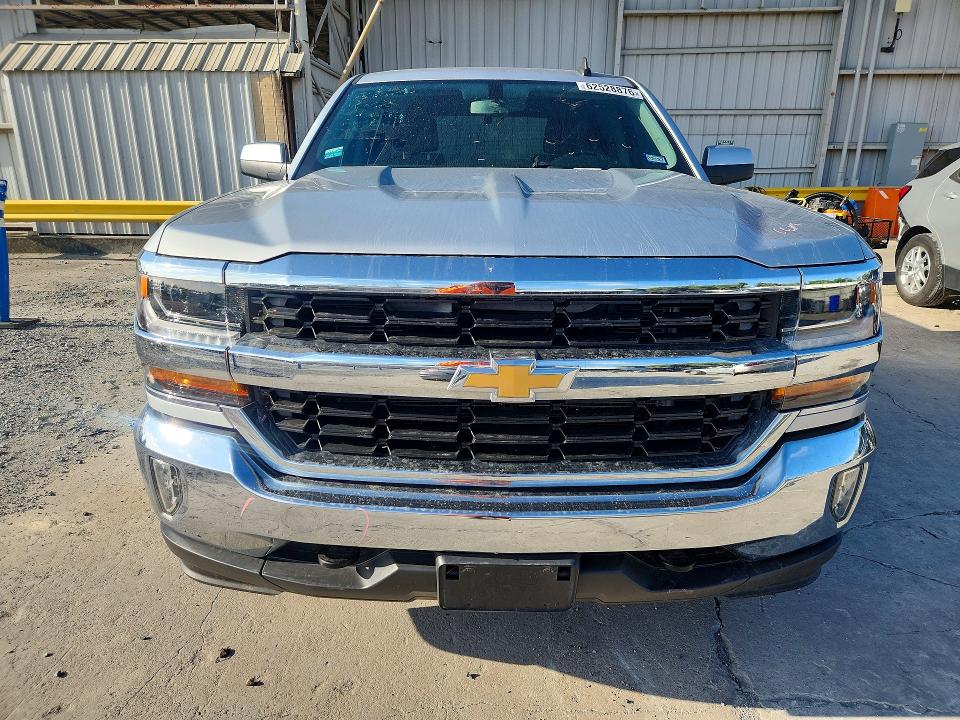 2017 Chevrolet Silverado მანქანა იყიდება აუქციონზე, vin: 3GCUKREC5HG136313, აუქციონის ნომერი: 62528876
