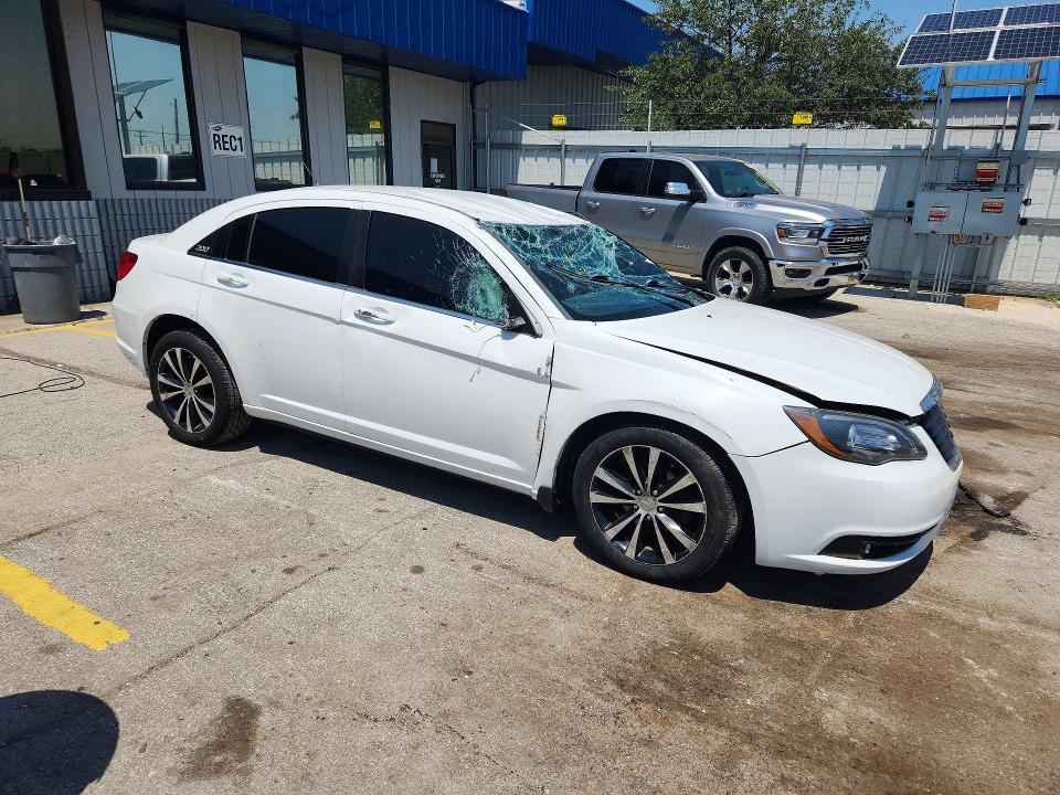 2013 Chrysler 200 მანქანა იყიდება აუქციონზე, vin: 1C3CCBBB0DN600660, აუქციონის ნომერი: 60605076