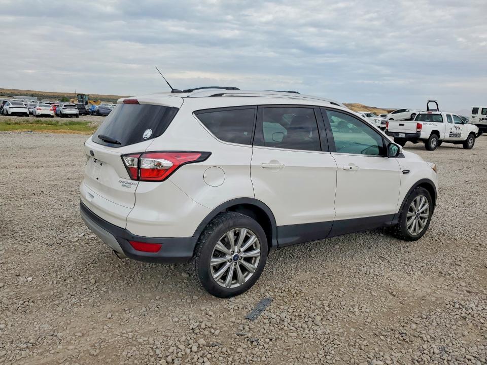 2017 Ford Escape მანქანა იყიდება აუქციონზე, vin: 1FMCU0JD2HUC19545, აუქციონის ნომერი: 62159976