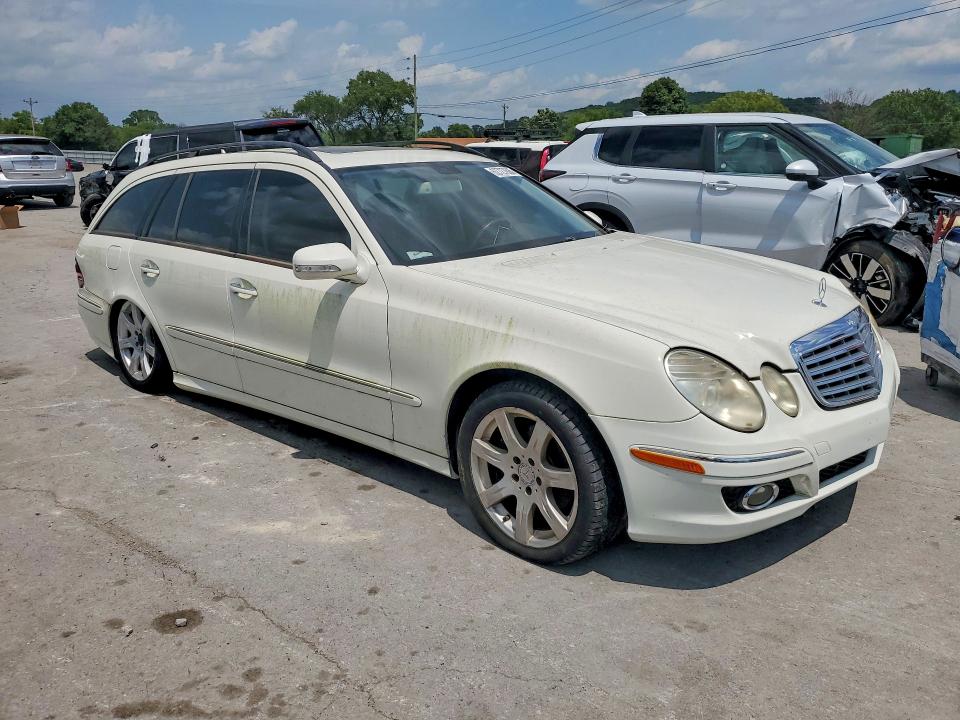 62727606 :رقم المزاد ، WDBUH87X48B242221 vin ، 2008 Mercedes-benz E مزاد بيع