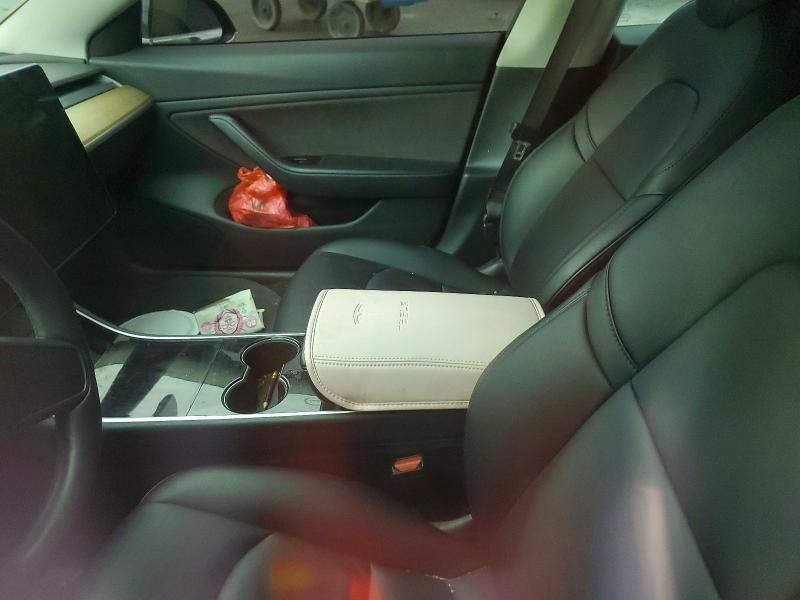 61368246 :رقم المزاد ، 5YJ3E1EA2JF009548 vin ، 2018 Tesla Model 3 مزاد بيع
