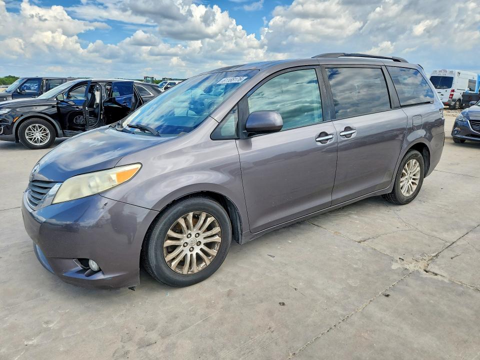 Aukcja sprzedaży 2011 Toyota Sienna, vin: 5TDYK3DC1BS092982, numer aukcji: 61188176