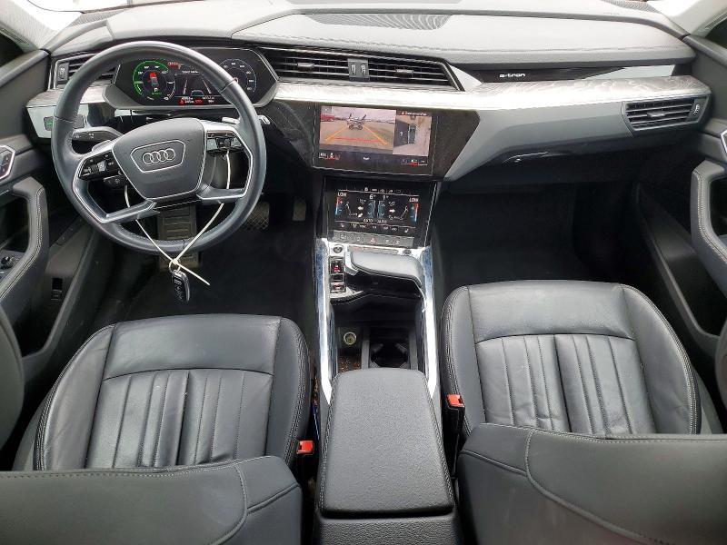 2021 Audi E-tron მანქანა იყიდება აუქციონზე, vin: WA1AAAGE0MB010699, აუქციონის ნომერი: 60850886