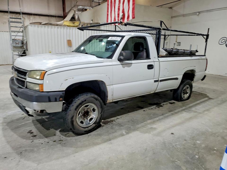 2006 Chevrolet Silverado მანქანა იყიდება აუქციონზე, vin: 1GCHC24UX6E153452, აუქციონის ნომერი: 61840306