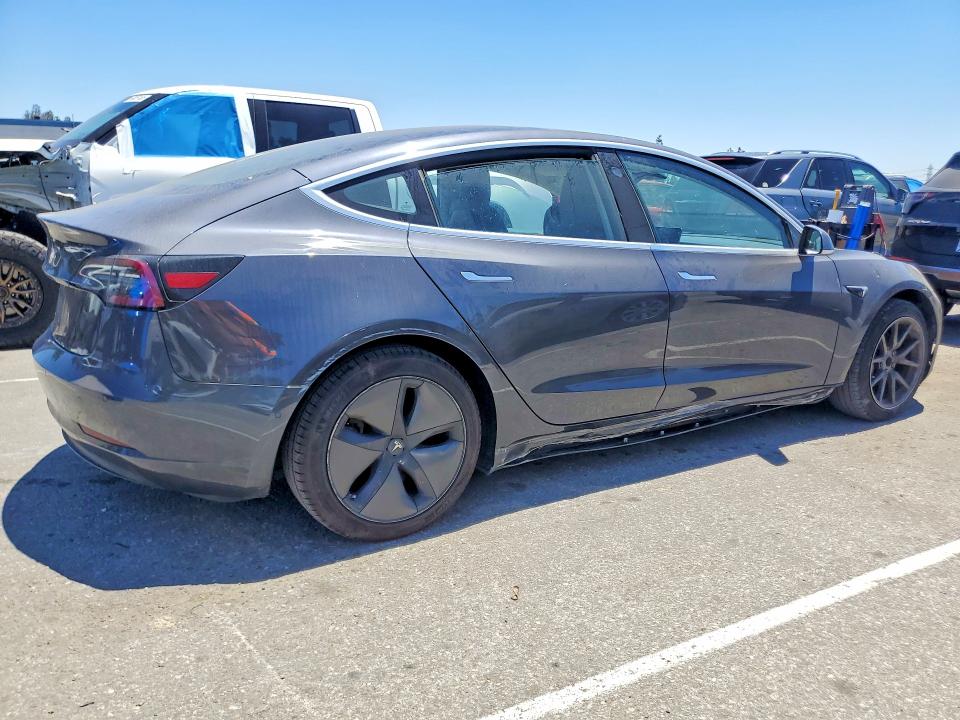 Продажа на аукционе авто 2018 Tesla Model 3, vin: 5YJ3E1EAXJF059176, номер лота: 59743876