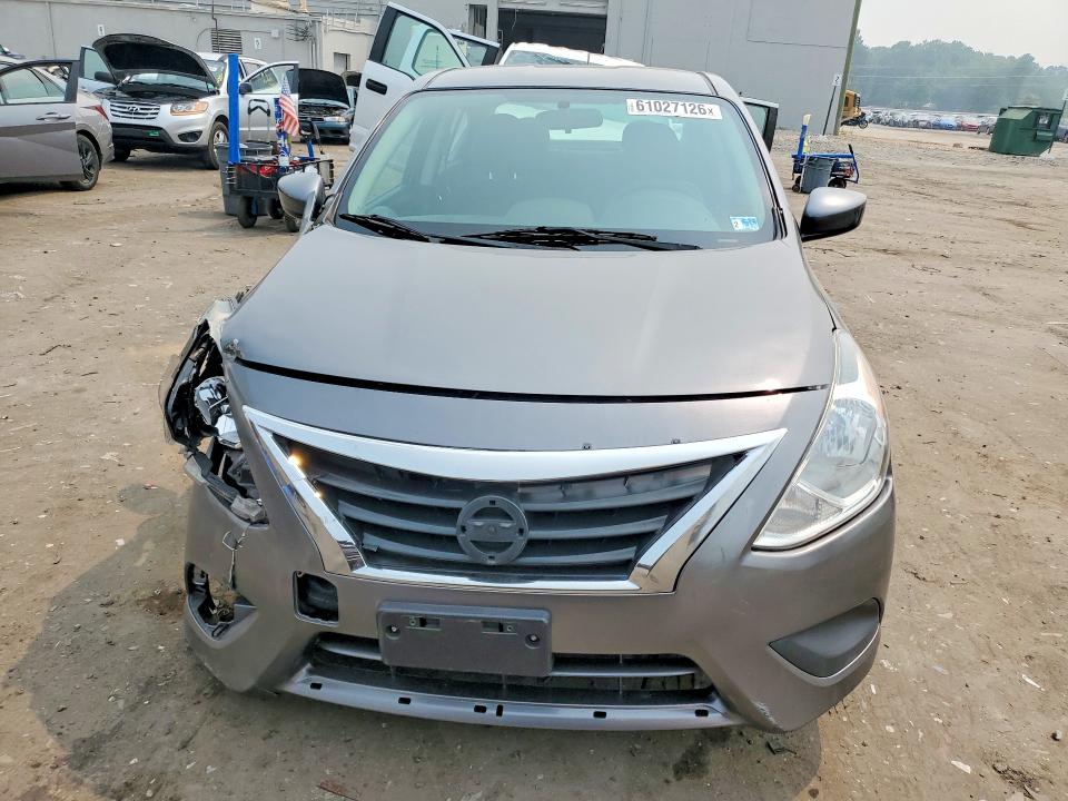 61027126 :رقم المزاد ، 3N1CN7AP1KL851459 vin ، 2019 Nissan Versa مزاد بيع