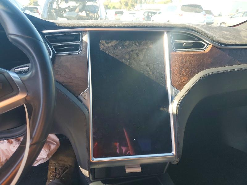 62323456 :رقم المزاد ، 5YJSA1E25HF197167 vin ، 2017 Tesla Model S مزاد بيع
