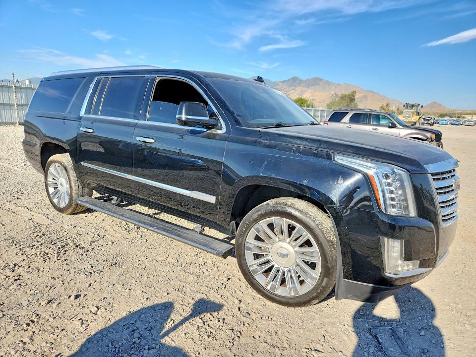 61677026 :رقم المزاد ، 1GYS4KKJ2GR113611 vin ، 2016 Cadillac Escalade مزاد بيع