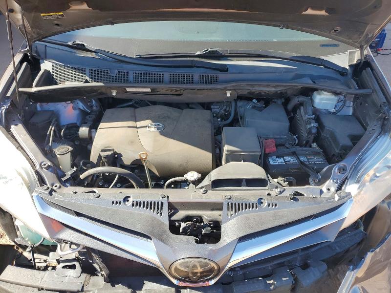 63172816 :رقم المزاد ، 5TDYZ3DC3KS982928 vin ، 2019 Toyota Sienna مزاد بيع