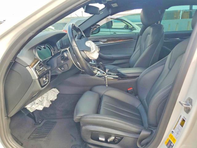 60950006 :رقم المزاد ، WBAJA9C55KB399635 vin ، 2019 Bmw 530e مزاد بيع