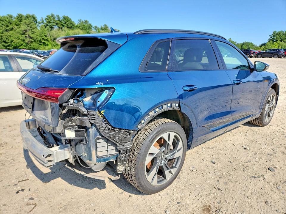 62314606 :رقم المزاد ، WA1AAAGE8MB038315 vin ، 2021 Audi E-tron مزاد بيع