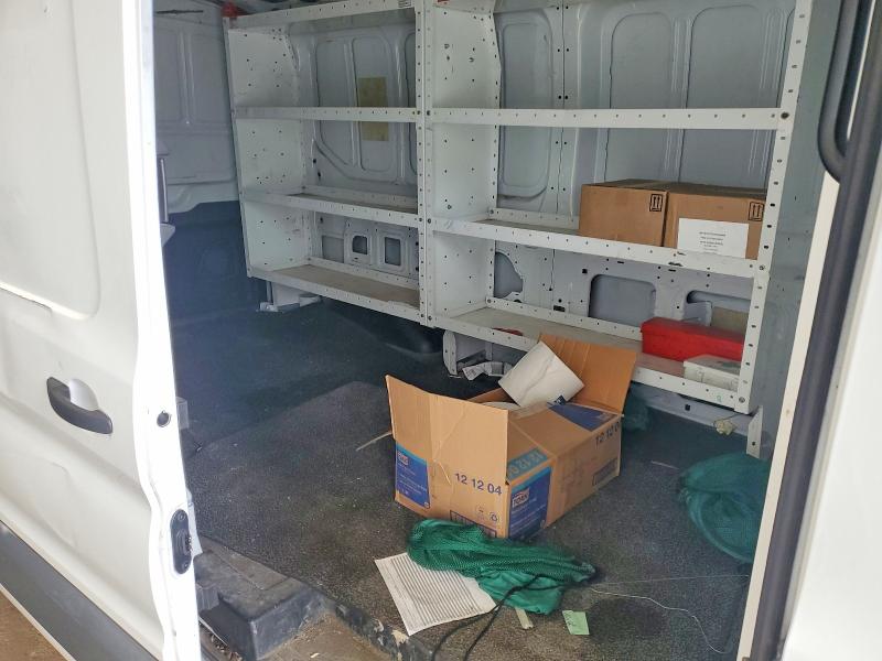 63020046 :رقم المزاد ، 1FTNR2CM4FKA54842 vin ، 2015 Ford Transit مزاد بيع