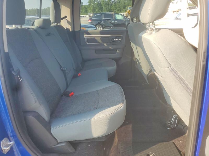 62960896 :رقم المزاد ، 1C6RR6LT4JS105661 vin ، 2018 Ram 1500 مزاد بيع