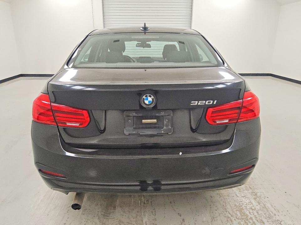 Aukcja sprzedaży 2017 Bmw 320, vin: WBA8E1G34HNU15957, numer aukcji: 61772656