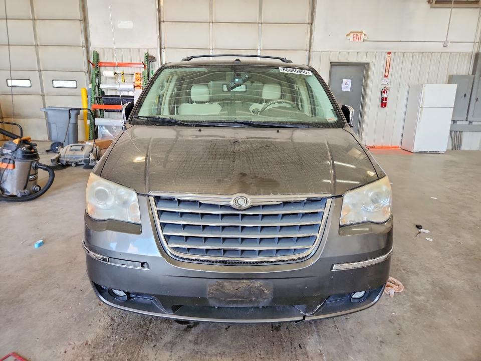 60086996 :رقم المزاد ، 2A4RR6DX8AR239966 vin ، 2010 Chrysler Town & Country مزاد بيع
