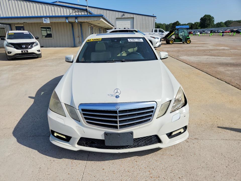61061186 :رقم المزاد ، WDDHF8HB4AA115580 vin ، 2010 Mercedes-benz E مزاد بيع