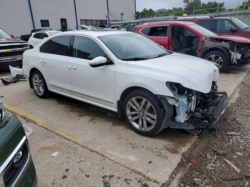 2017 Volkswagen Passat მანქანა იყიდება აუქციონზე, vin: 1VWGT7A32HC037503, აუქციონის ნომერი: 59972366