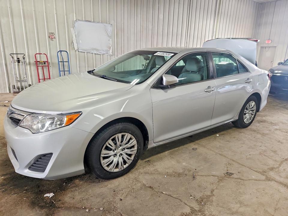 2014 Toyota Camry მანქანა იყიდება აუქციონზე, vin: 4T4BF1FK1ER439814, აუქციონის ნომერი: 61382556