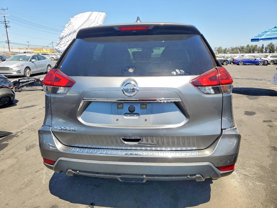 63532626 :رقم المزاد ، KNMAT2MT7JP576656 vin ، 2018 Nissan Rogue مزاد بيع