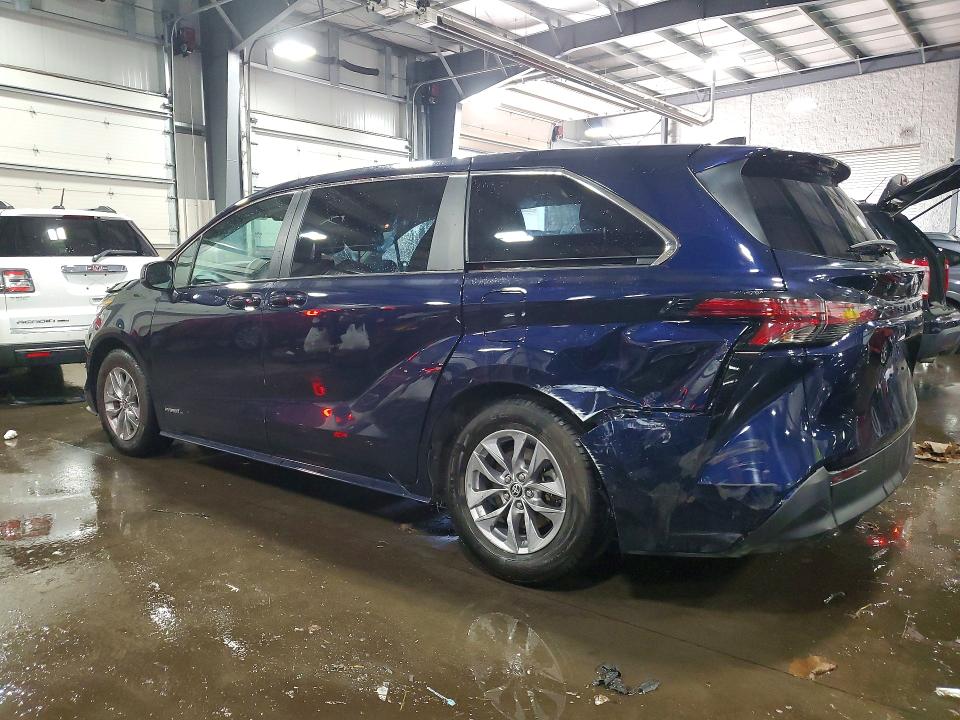 Продаж на аукціоні авто 2021 Toyota Sienna, vin: 5TDKRKEC0MS021169, номер лоту: 59851666