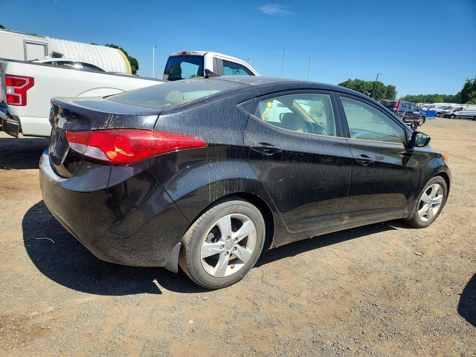 2013 Hyundai Elantra მანქანა იყიდება აუქციონზე, vin: 5NPDH4AE2DH260260, აუქციონის ნომერი: 61366496