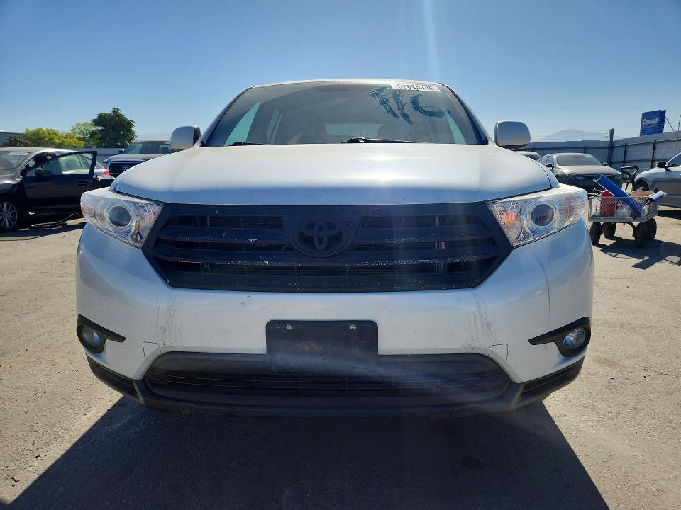 Продажа на аукционе авто 2013 Toyota Highlander, vin: 5TDBK3EH3DS218410, номер лота: 62815346