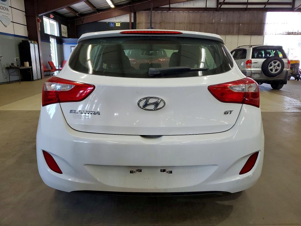 2016 Hyundai Elantra Gt მანქანა იყიდება აუქციონზე, vin: KMHD35LH1GU303701, აუქციონის ნომერი: 61739836