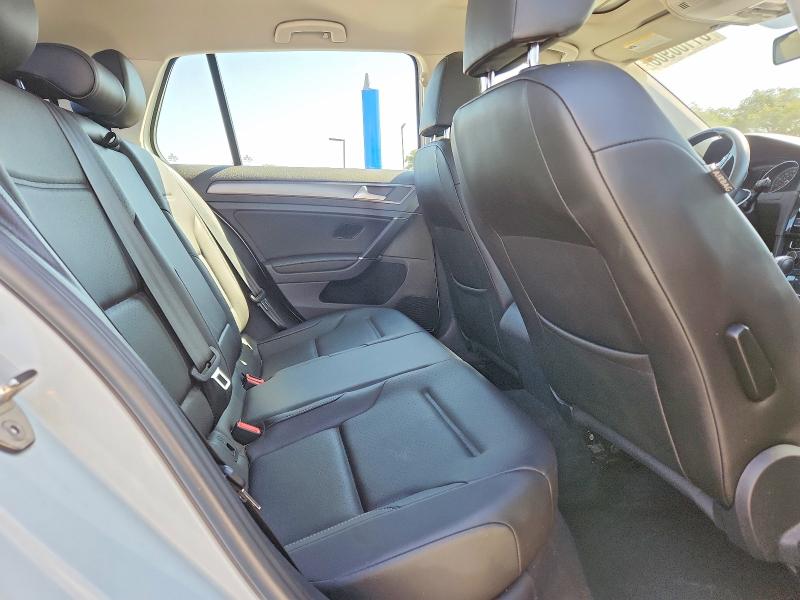 61100906 :رقم المزاد ، 3VWG57AU6MM005018 vin ، 2021 Volkswagen Golf مزاد بيع