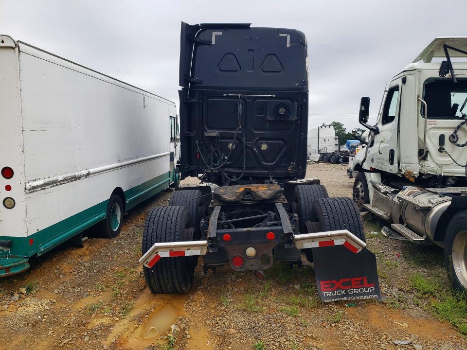 61701956 :رقم المزاد ، 1FUGGLDV1GLHA2524 vin ، 2016 Freightliner Cascadia 125 مزاد بيع