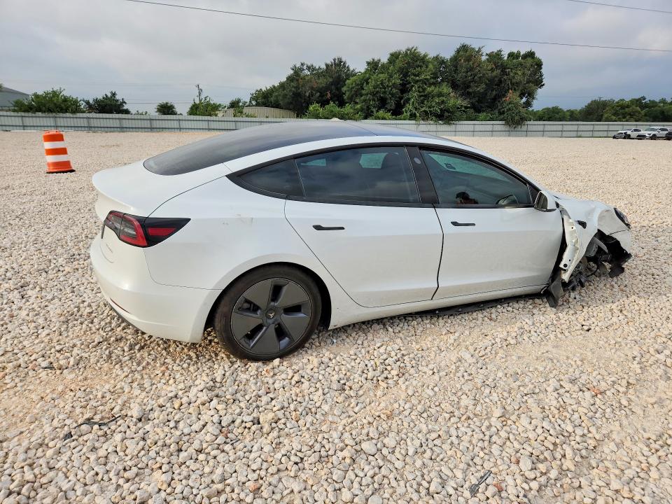 62534046 :رقم المزاد ، 5YJ3E1EB3NF107275 vin ، 2022 Tesla Model 3 مزاد بيع
