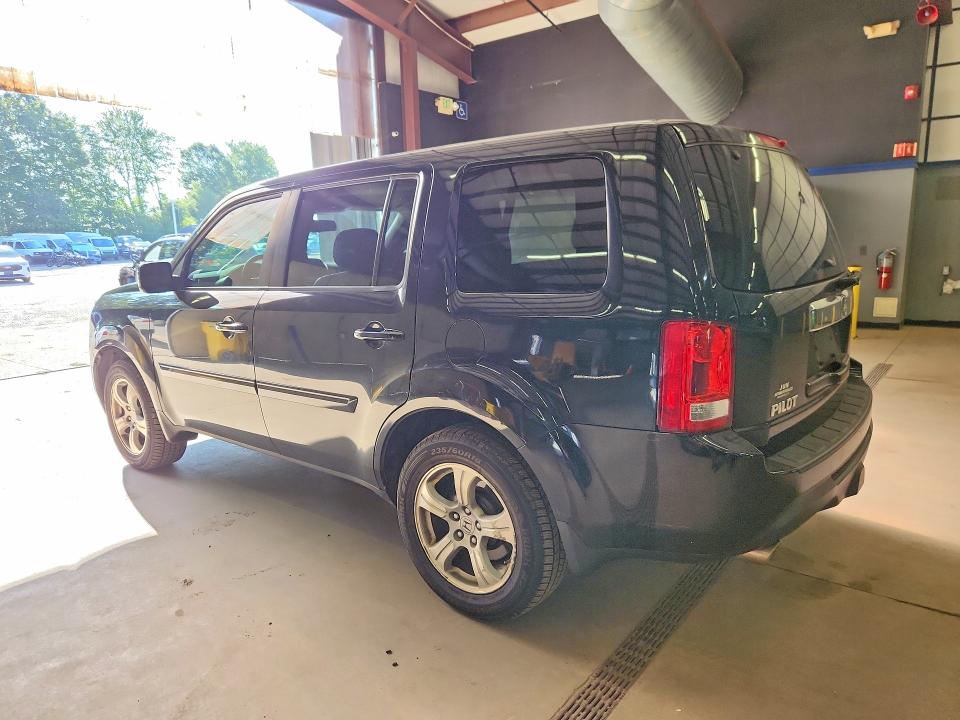 Продажа на аукционе авто 2015 Honda Pilot, vin: 5FNYF4H6XFB016251, номер лота: 61786096