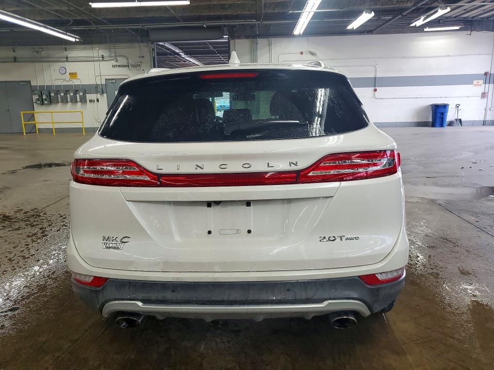 Продажа на аукционе авто 2017 Lincoln Mkc, vin: 5LMCJ2D99HUL12586, номер лота: 61870106