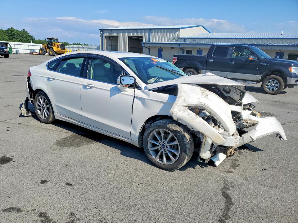 60576266 :رقم المزاد ، 3FA6P0HD6HR114910 vin ، 2017 Ford Fusion مزاد بيع